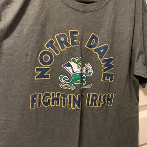 B1G1 Free items under $10! Mens size large notre dame t shirt